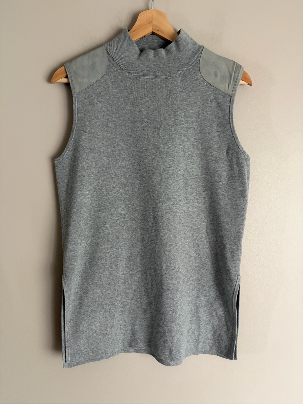 Polo Ralph Laureb Sleeveless Mock Neck sweater gray